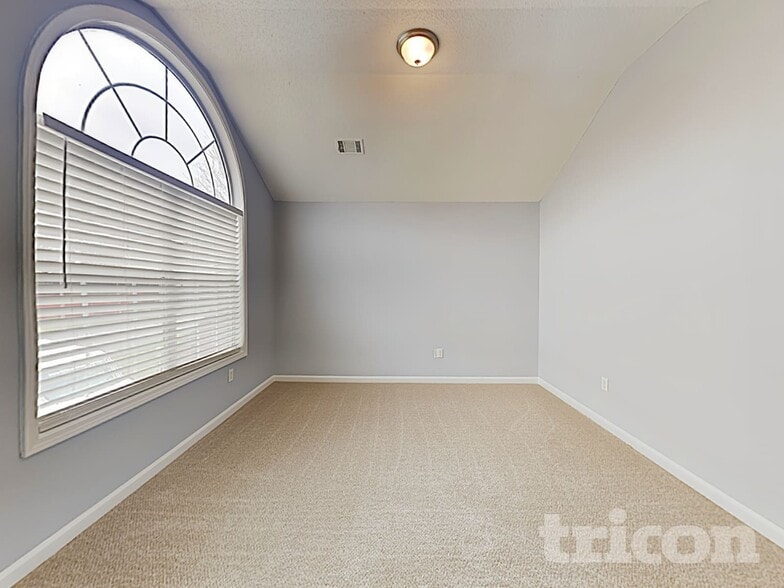 Building Photo - 5950 Waggoner Ct