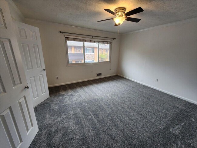 Building Photo - 120 Biscayne Dr NW