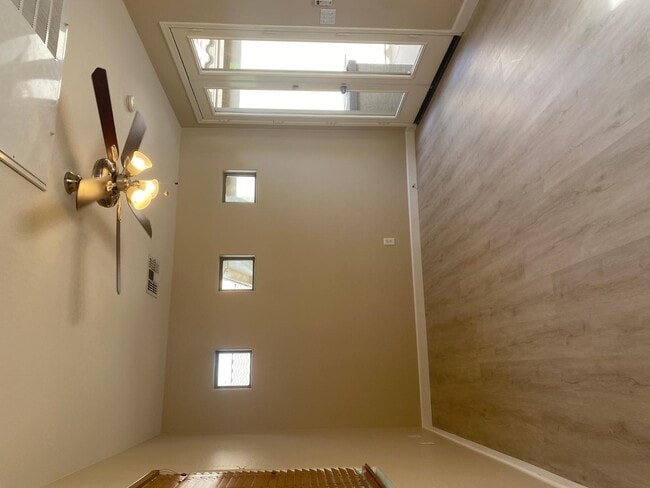 Building Photo - 2582 W Kit Carson Trail