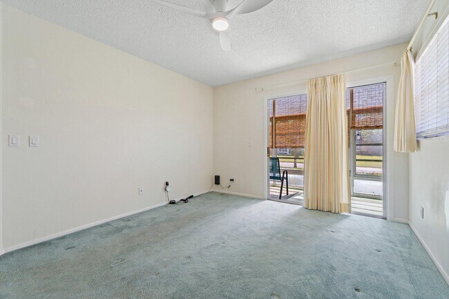 Building Photo - 14 Lake Vista Trail