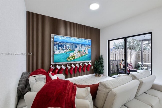 Building Photo - 15070 SW 119th Ln