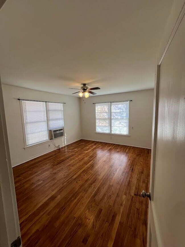 Building Photo - 100 North Ave E