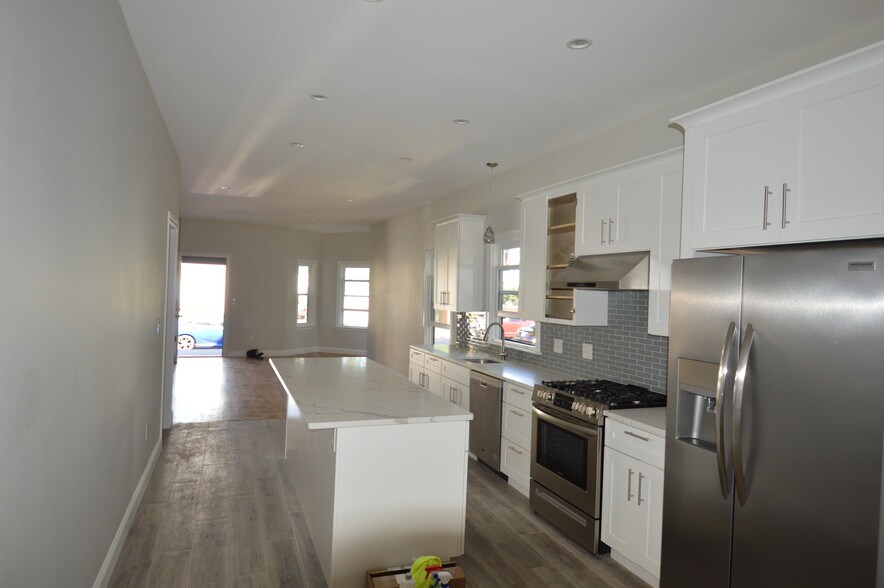 Building Photo - 66 Allston St