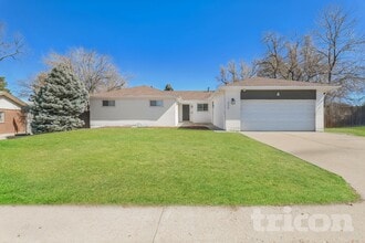 Building Photo - 536 Niver Ave