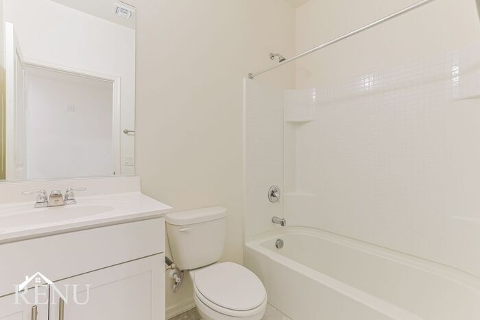 Building Photo - 35522 W San Capistrano Ave