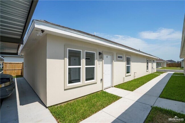 Building Photo - 33 Puffin Ave
