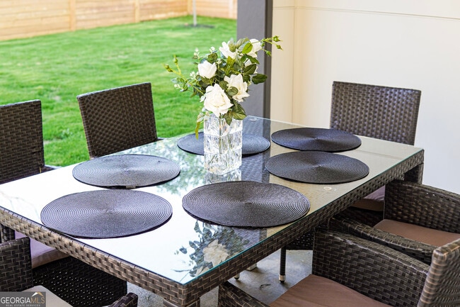 Building Photo - 68 Boulevard SE