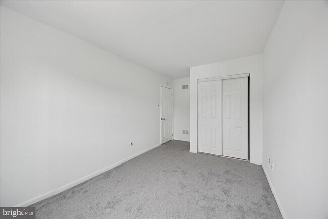 Building Photo - 4205 W 5th St