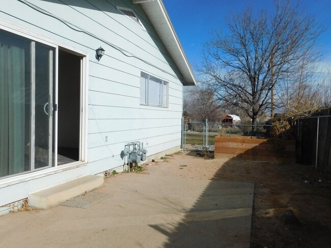 Building Photo - Duplex in the Redlands