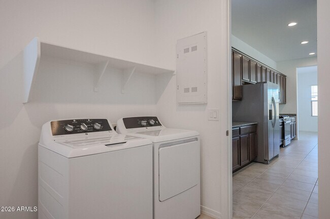 Building Photo - 7576 Bronco Trl