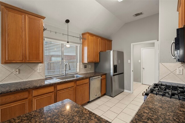 Building Photo - 12602 Stratford Heights Dr