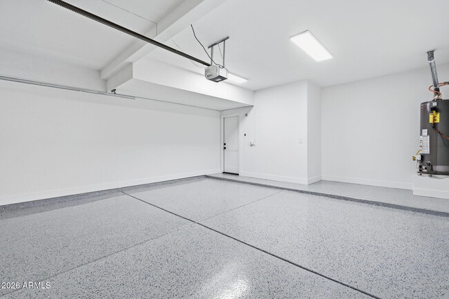 Building Photo - 2029 N Sunset Dr