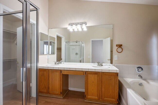 Building Photo - 4408 Rippling Brook Dr