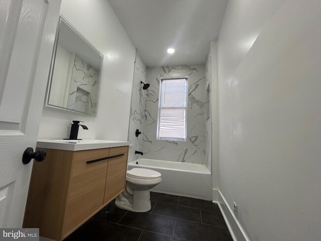 Building Photo - 114 S 58th St