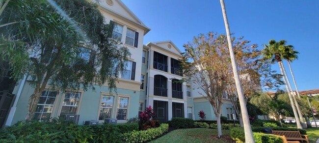 Building Photo - Comfortable and Spacious 3 bedroom 2 Bath ...