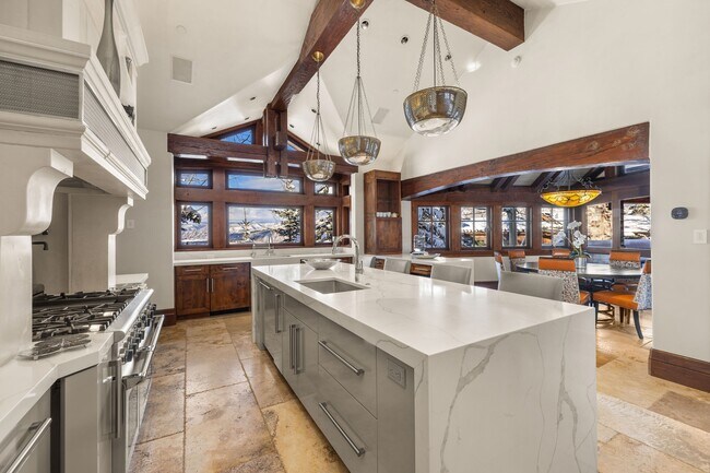 Building Photo - 472 Thunderbowl Ln