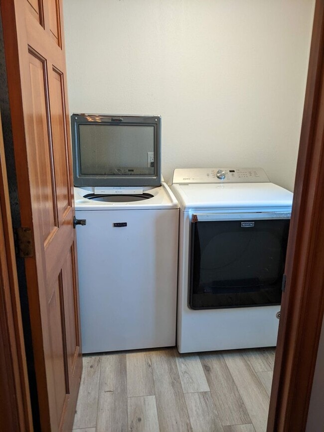 Building Photo - 5990 Idlewild Rd