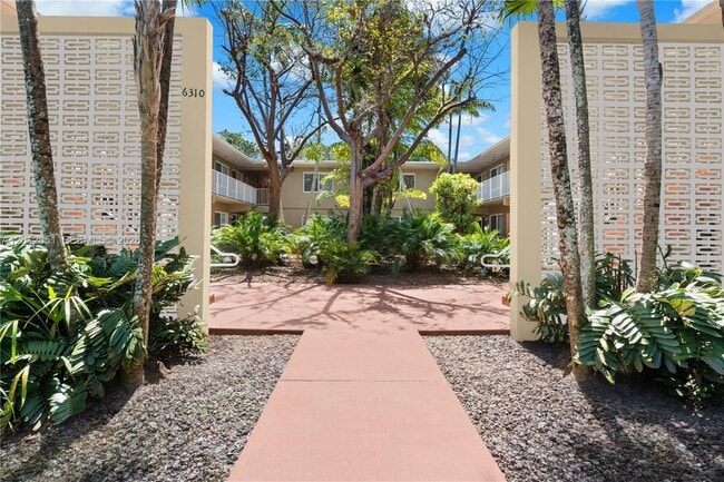 Building Photo - 6310 SW 79th St