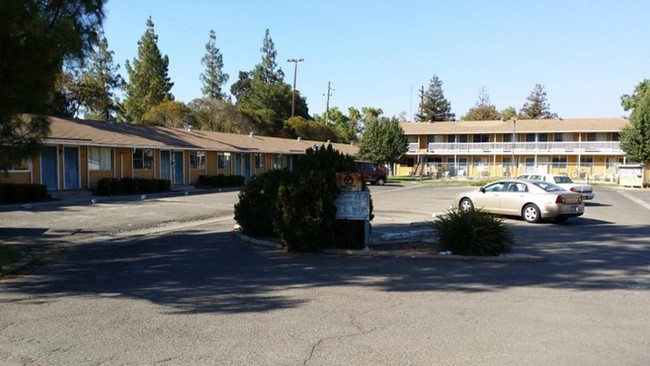 Primary Photo - Gateway Pines Apartments