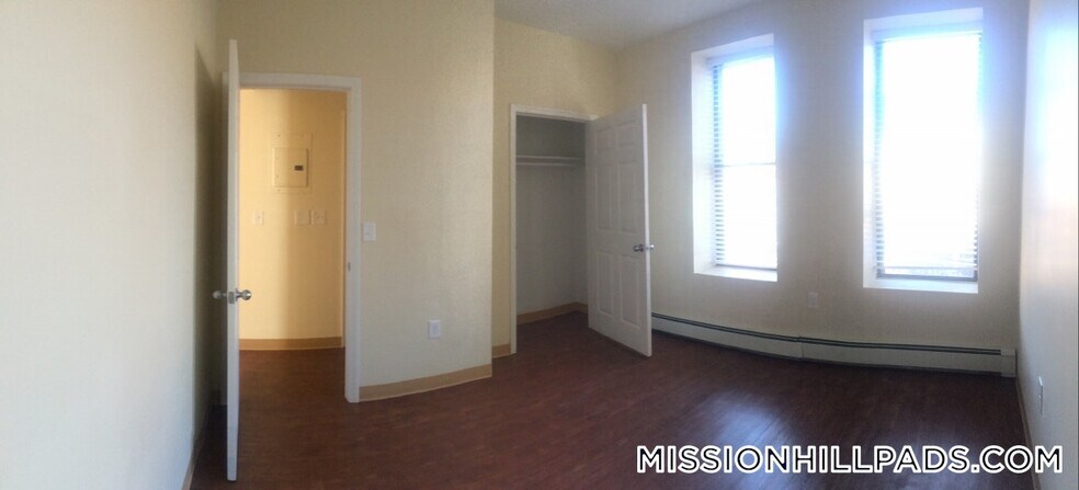 Building Photo - 13 Ruggles St