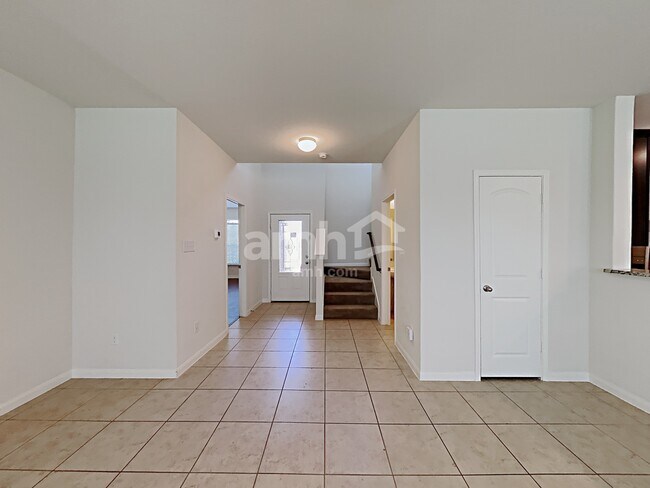 Building Photo - 7734 Watersedge Cove