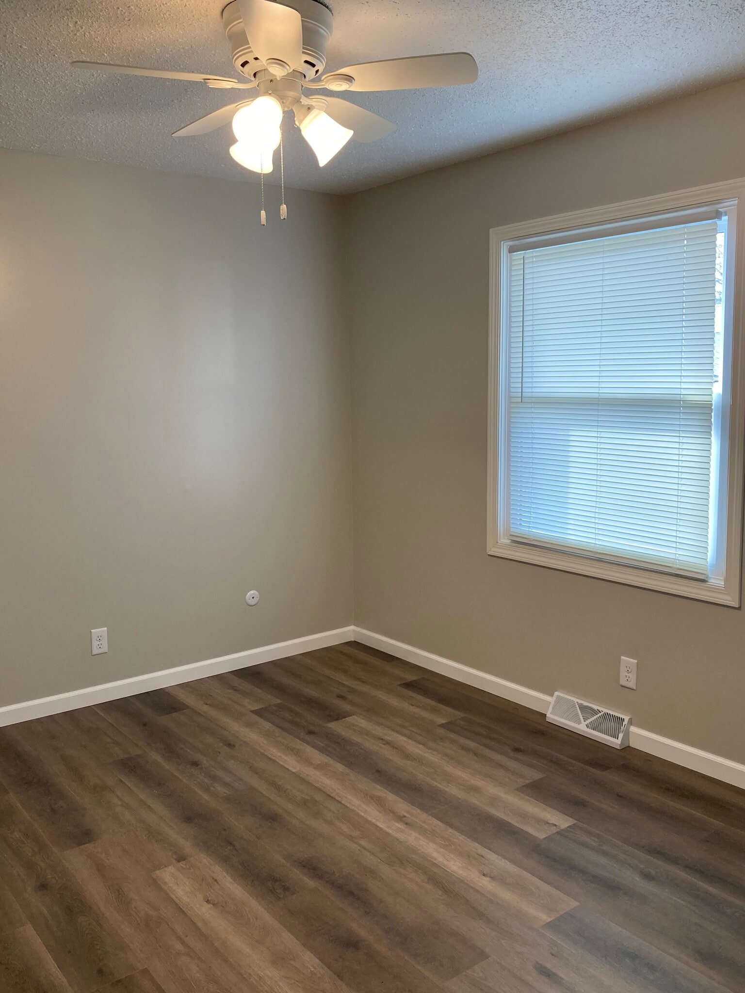 Bedroom - 6504 Kelling St