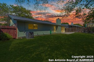 Building Photo - 1142 Churing Dr