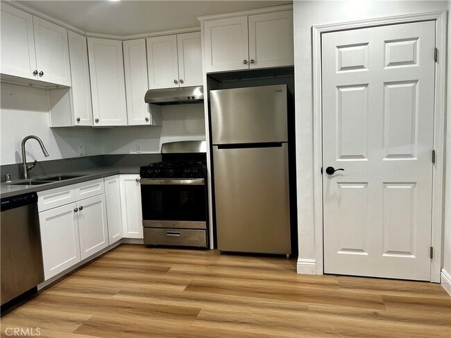 Building Photo - 4921 Persimmon Ave