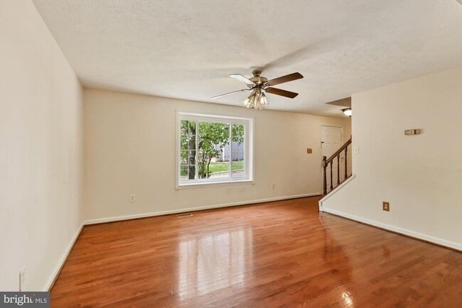 Building Photo - 9404 Mirror Pond Dr