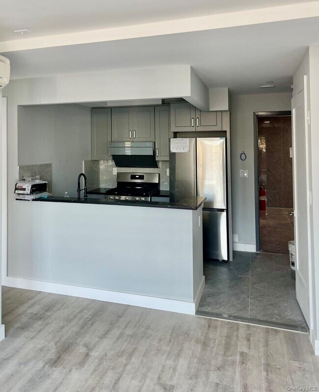 Building Photo - 20-22-22 College Point Blvd