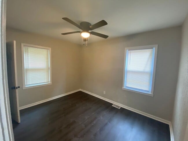 Building Photo - Renovated 4-Bedroom Home – We Welcome Sect...