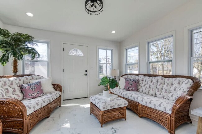 Building Photo - 16904 Invermere Ave