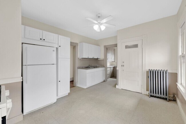 Building Photo - 65 Firglade Ave