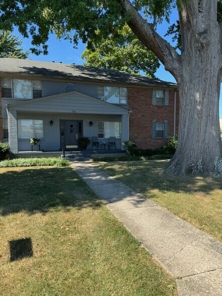 Building Photo - 322 Delray Rd