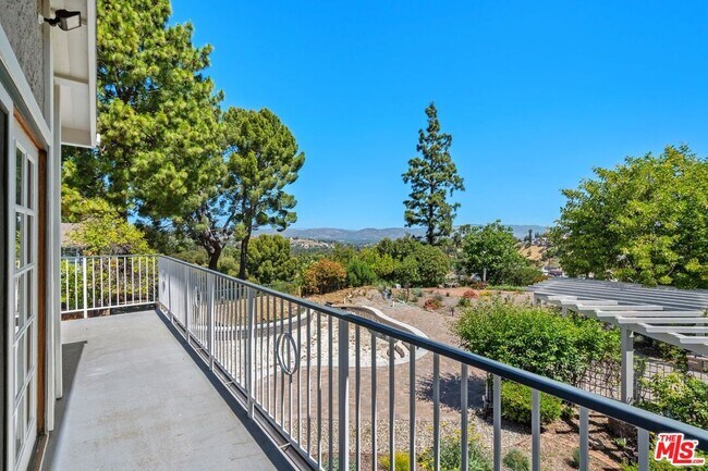 Building Photo - 21663 Ulmus Dr