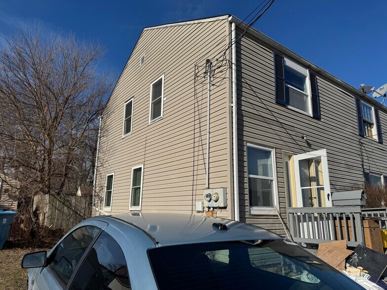 Building Photo - 3758 Palm Ave