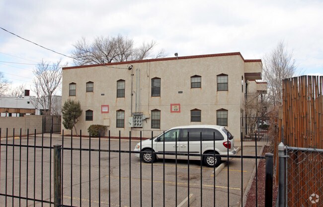 Building Photo - Hacienda South