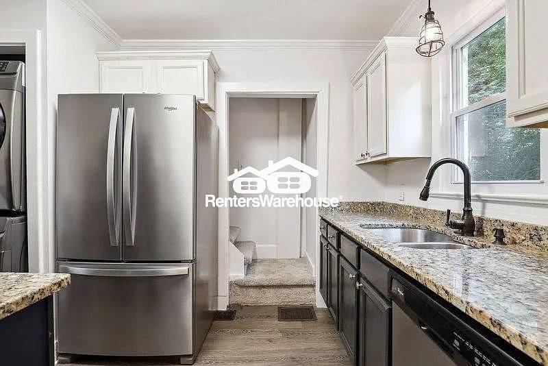 Building Photo - 1930 Normal St