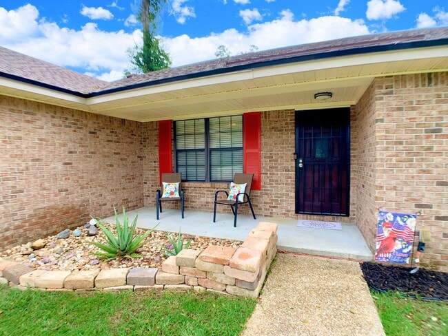 Building Photo - 3149 Lakeside Villa Rd