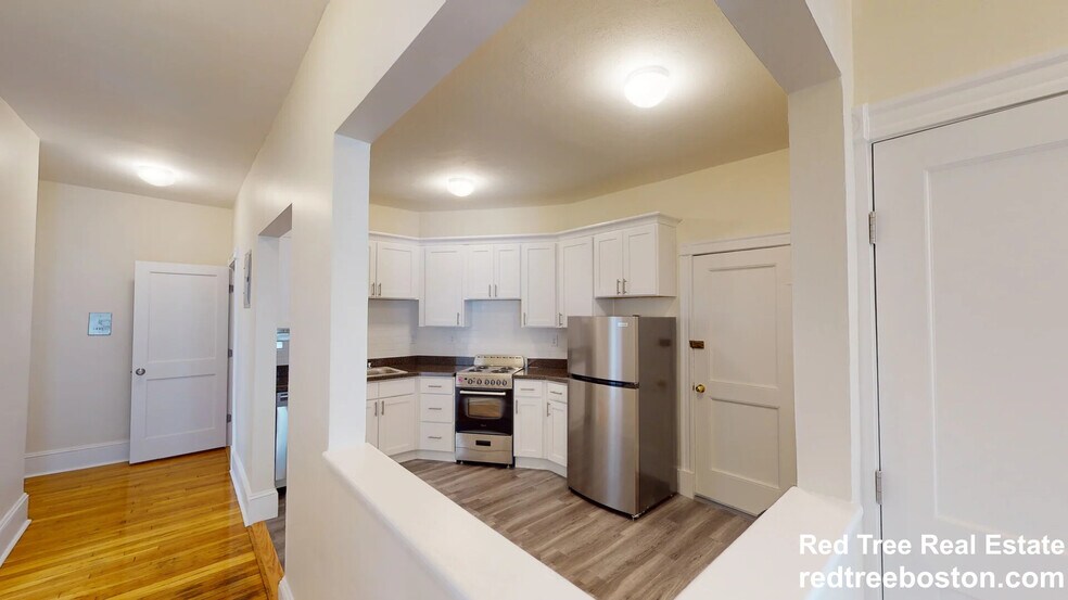 Building Photo - 1595 Beacon St