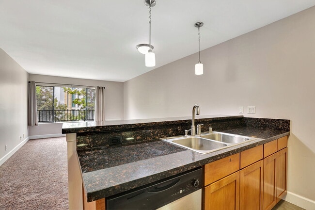 Building Photo - 10982 Roebling Ave