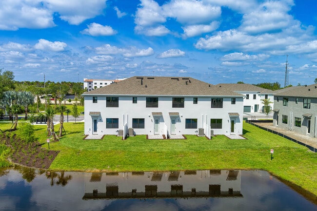 Building Photo - 7645 SW Lucy Ln