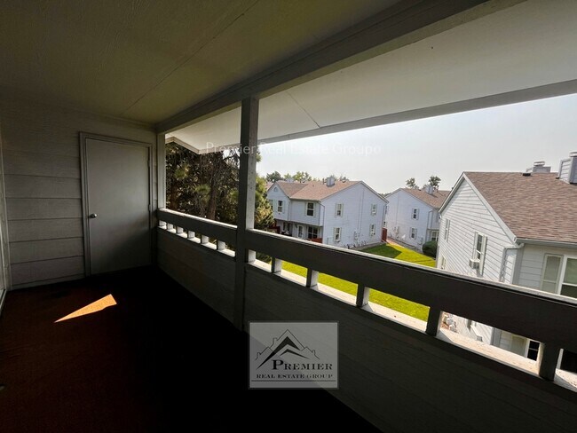Building Photo - 1242 Firefly Cir
