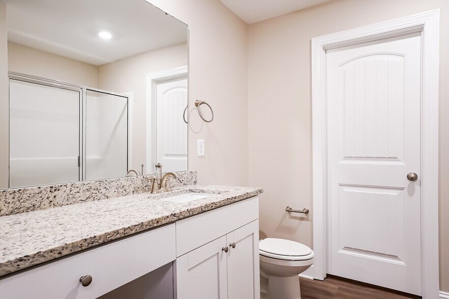 Building Photo - 327 Azalea Gaze Dr
