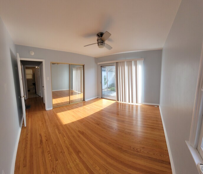 Building Photo - 408 Miramar Dr