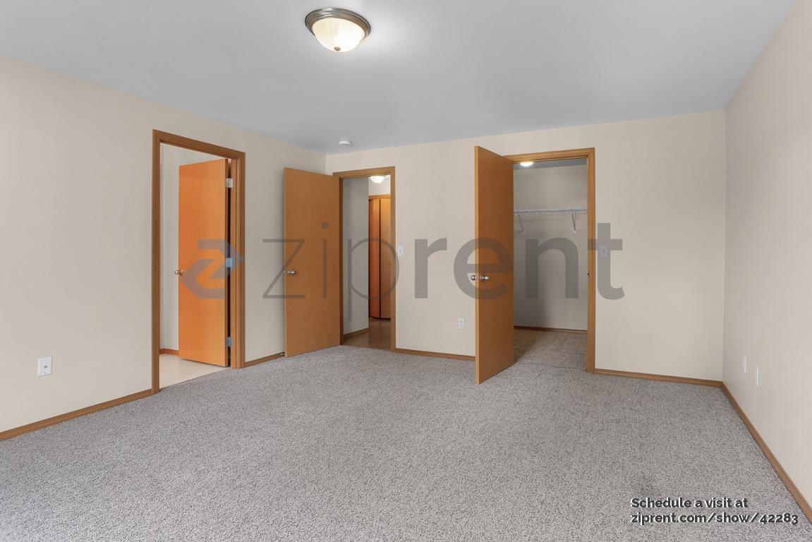 Building Photo - 35852 13th Ave SW