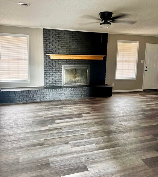 Building Photo - 109 Wildwood Dr