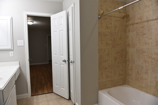 Building Photo - 18214 Tupper Bend Ln