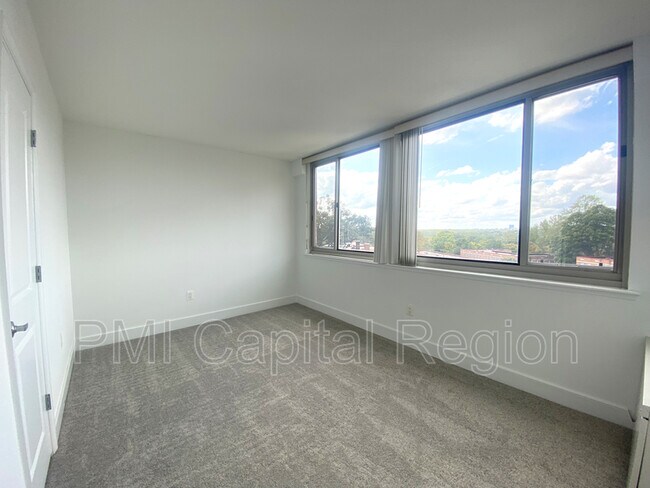 Building Photo - 1220 Blair Mill Rd