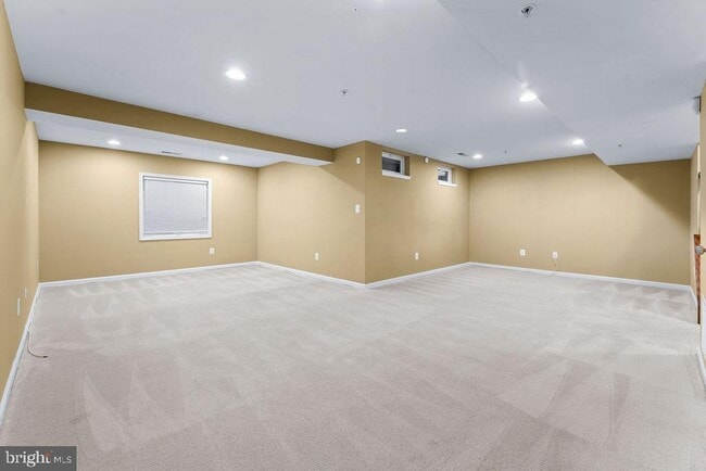 Building Photo - 7550 Maidenhead Dr